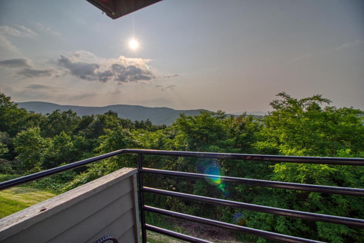 Vila Breathtaking Sunsets, Views, Pool, Heaven Awaits! Gatlinburg Exteriér fotografie